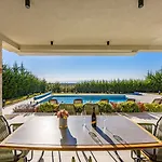 Luxury Miracle - Wellness, Pool, Gym Villa *