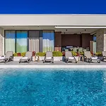 Villa Luxury Miracle - Wellness, Pool, Gym Brtonigla