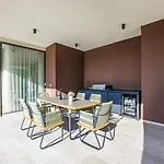 Luxury Miracle - Wellness, Pool, Gym Villa *