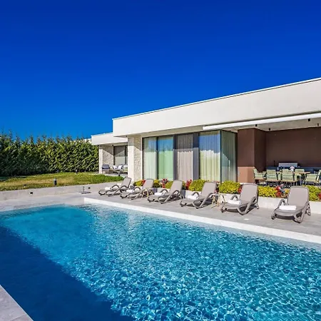 Luxury Miracle - Wellness, Pool, Gym Villa *