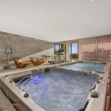 Luxury Miracle - Wellness, Pool, Gym ブルトニグラ