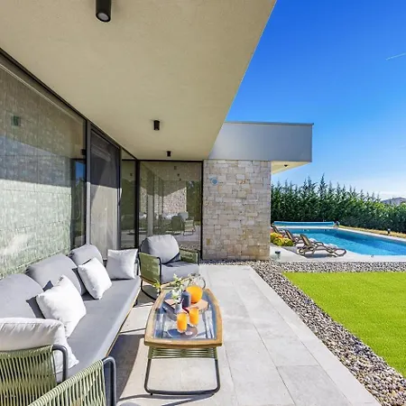 Luxury Miracle - Wellness, Pool, Gym Villa